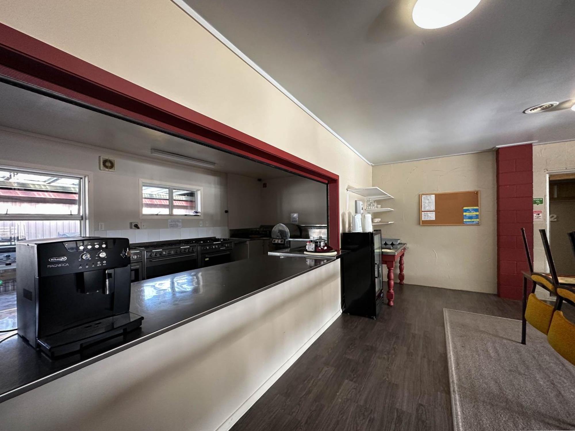 The Crossing Lodge & Backpackers Erua Экстерьер фото