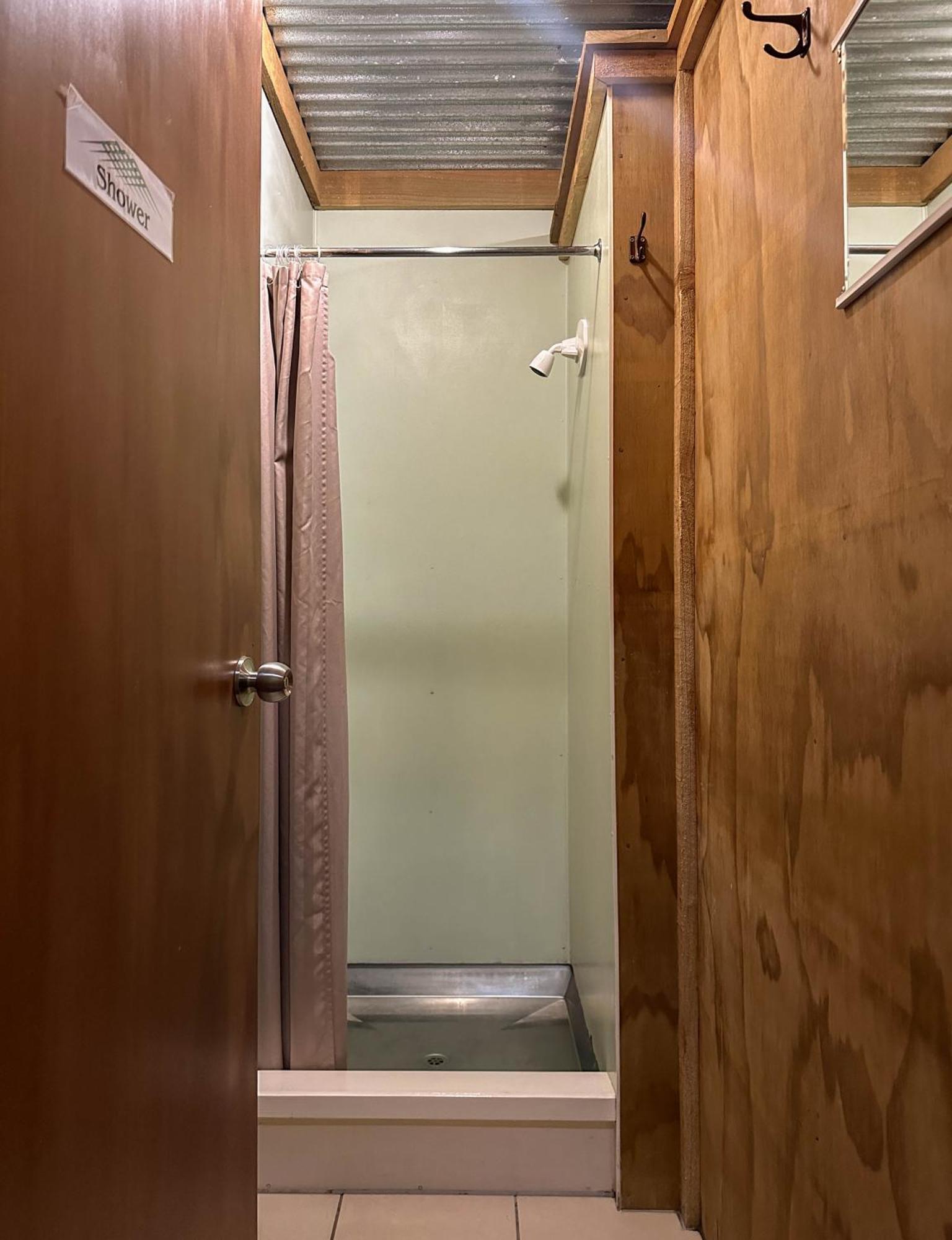 The Crossing Lodge & Backpackers Erua Экстерьер фото
