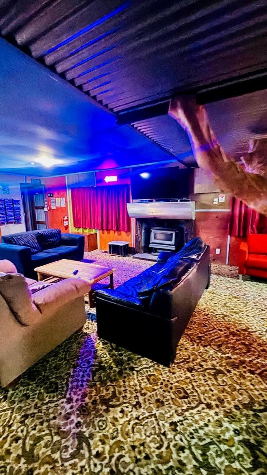 The Crossing Lodge & Backpackers Erua Экстерьер фото